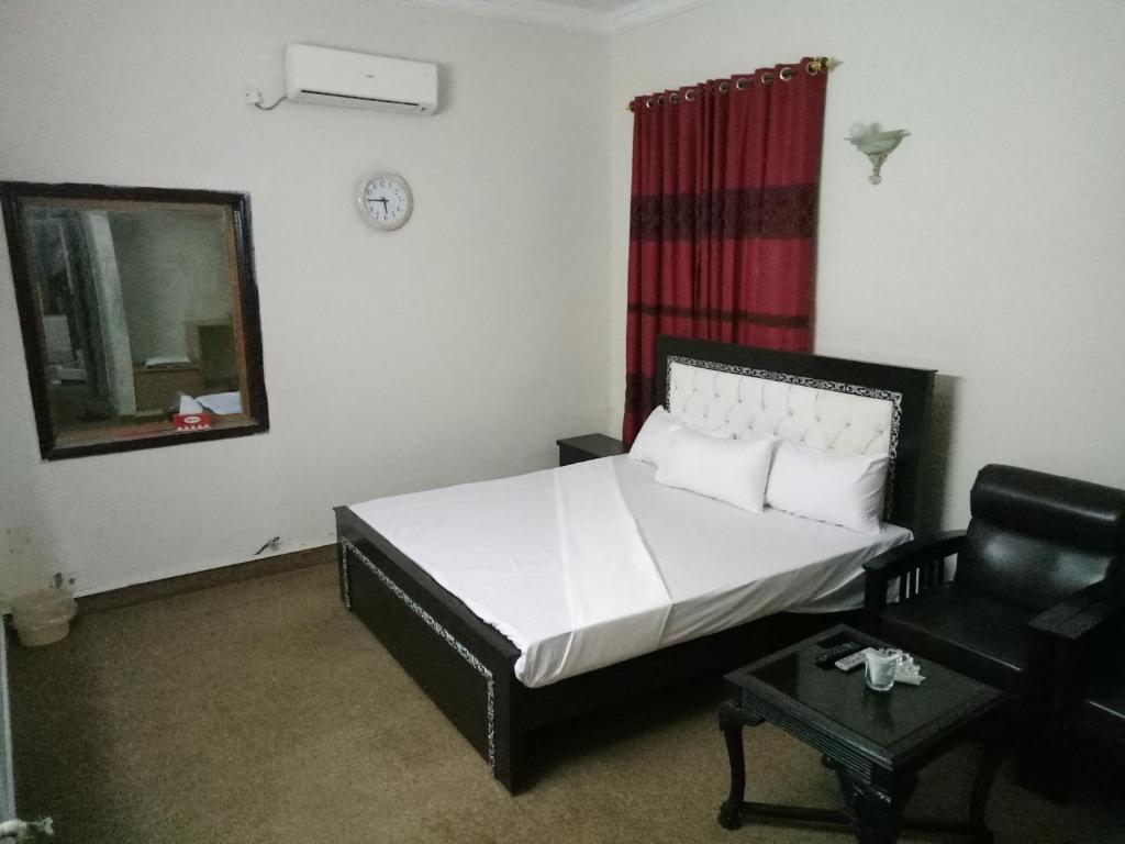 Orion Inn Guest House - image 4
