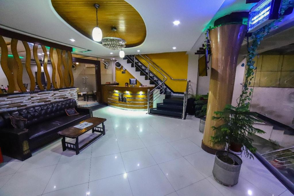 MidTown Hotel - image 6