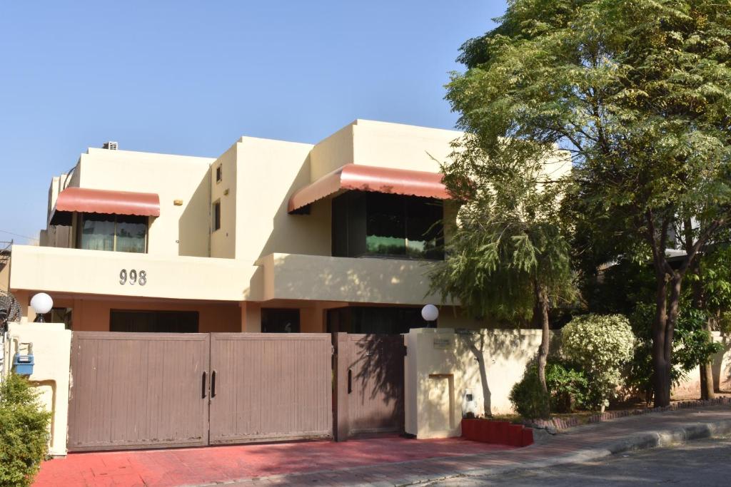 Safari Club 2 Bahria Town - main image