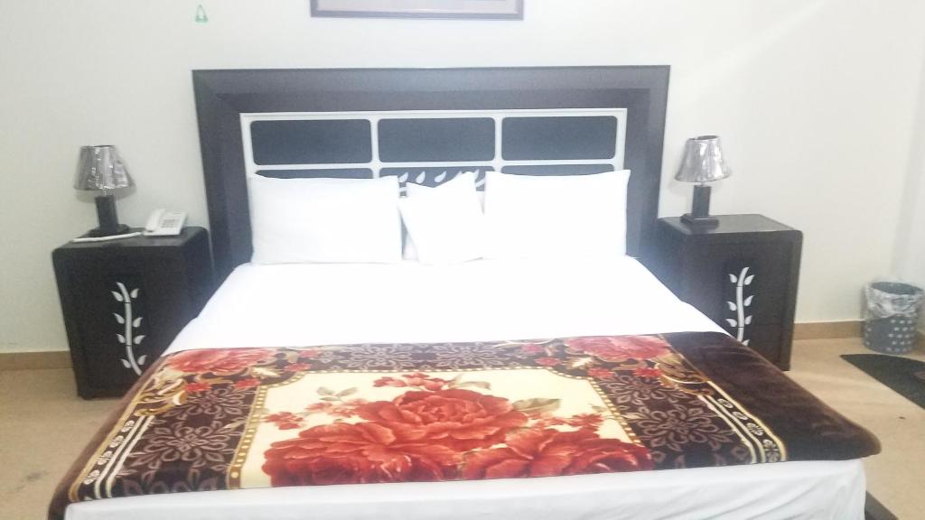 Hotel Red Line - image 4