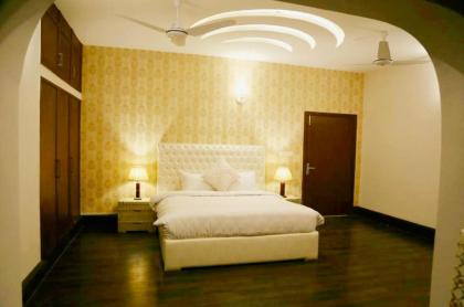Royal Grace Guest House - image 4
