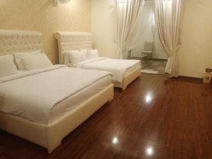 Royal Grace Guest House - image 7