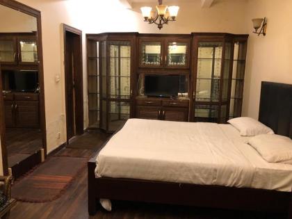 Reina Boutique Hotel - image 17