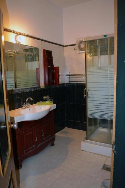 Continental House - image 19