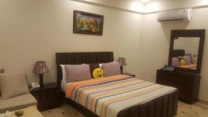 Mulberry Residence Family Rooms - image 20