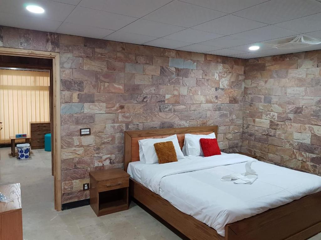 Hotel Vista Inn DHA - main image
