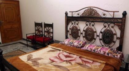 UK Lodge - image 1