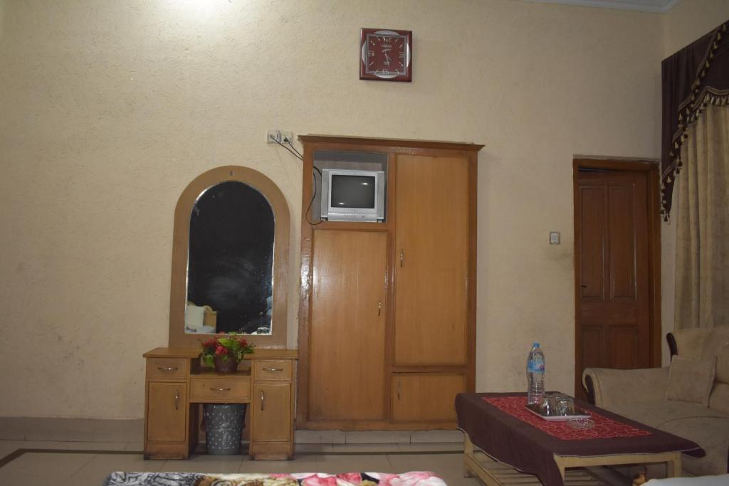 Hotel Kashmir International - image 2