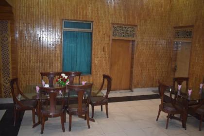 Hotel Kashmir International - image 3