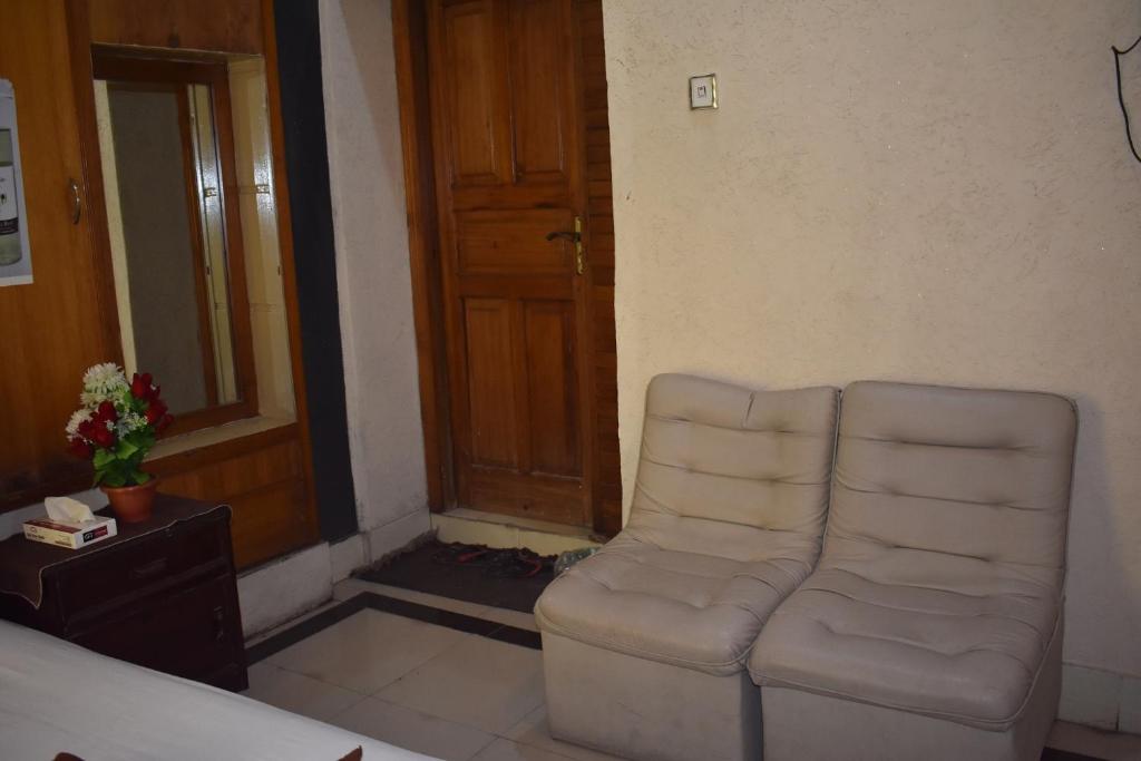 Hotel Kashmir International - image 4