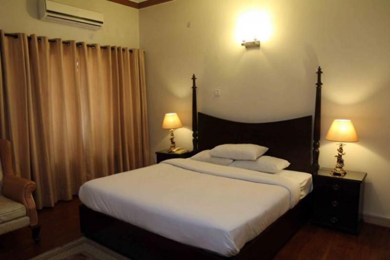 Paramount GuestHouse - image 2