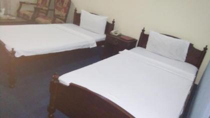 Paramount GuestHouse - image 3