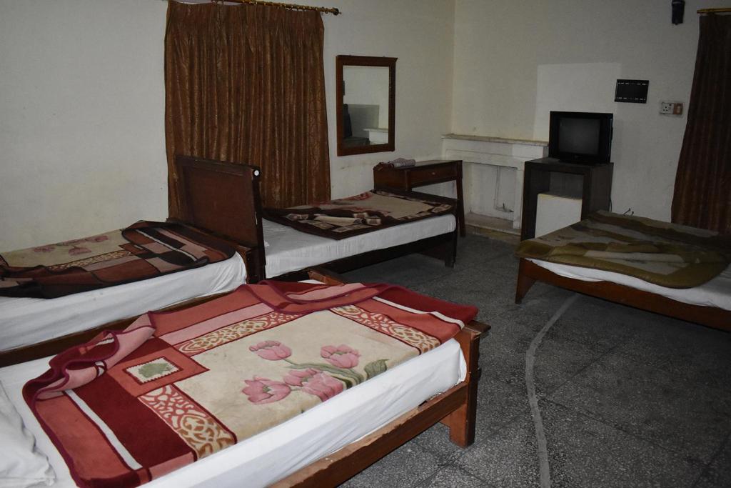 New Days Inn - image 5