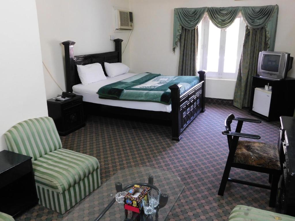 The City Lodge - main image