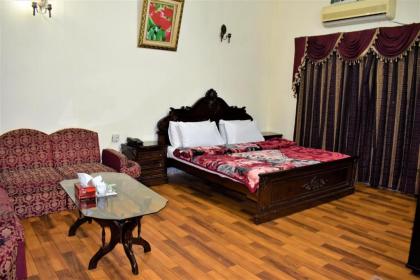 The City Lodge - image 17