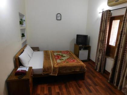 The City Lodge - image 9