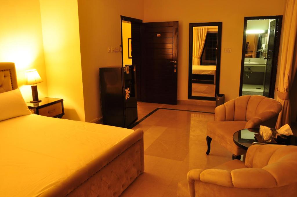 Reina Boutique Hotel - G6 - main image