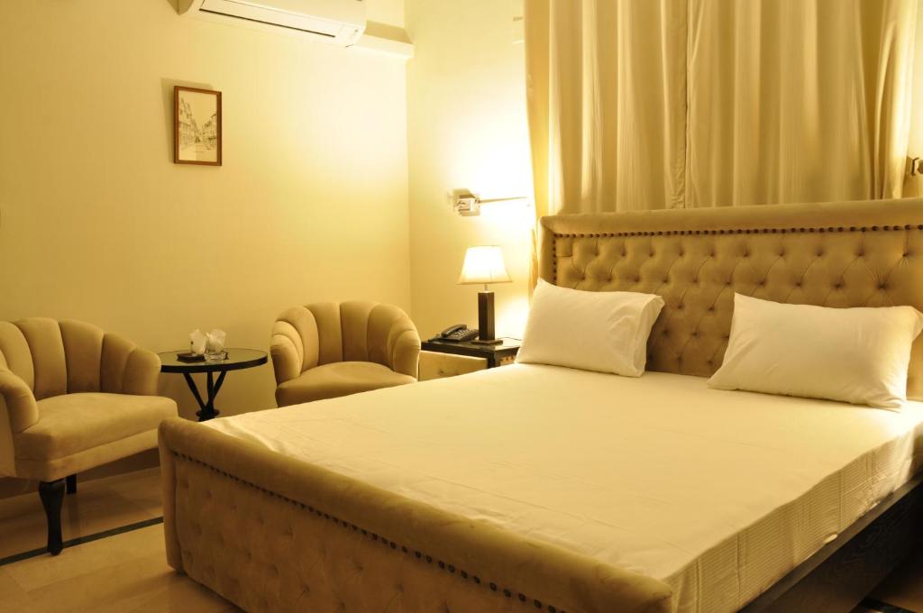 Reina Boutique Hotel - G6 - image 6