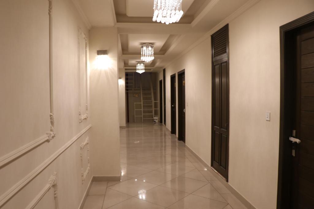 Luxurious Landing Apartments & Suites Bahria Town - image 3