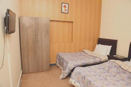 Swiss Cottage Hotel - image 11