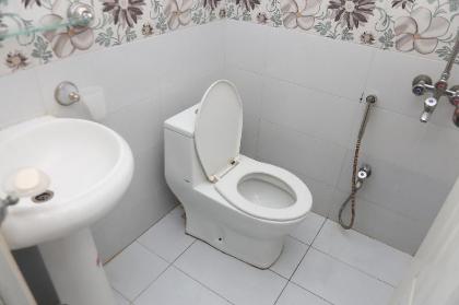 Swiss Cottage Hotel - image 15