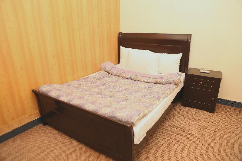 Swiss Cottage Hotel - image 5