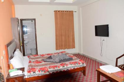 Alpine Hotel - image 11