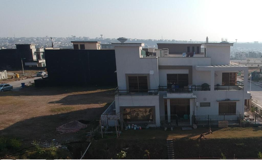 Valley View Villa - image 2