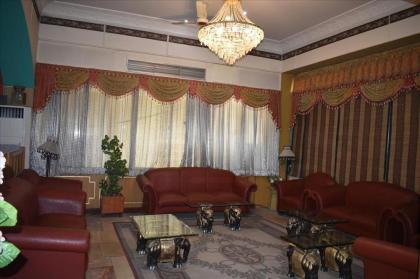 Hotel De Mall - image 11