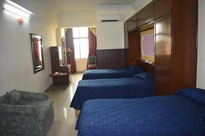 Hotel De Mall - image 12