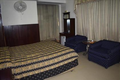 Hotel De Mall - image 13