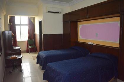 Hotel De Mall - image 5