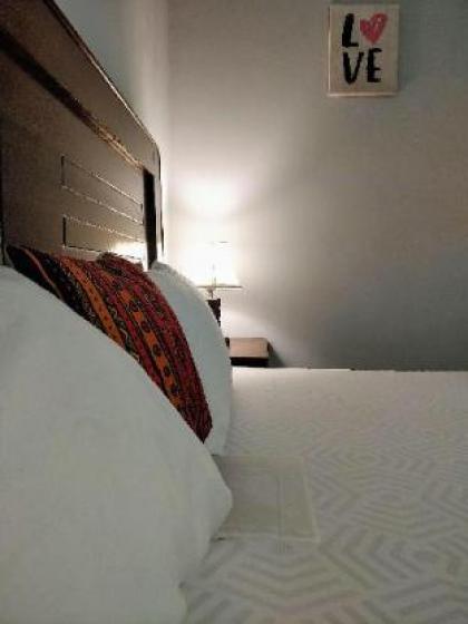 Spotless 2 Bedroom Apartment w/ Elevator Islamabad - image 13