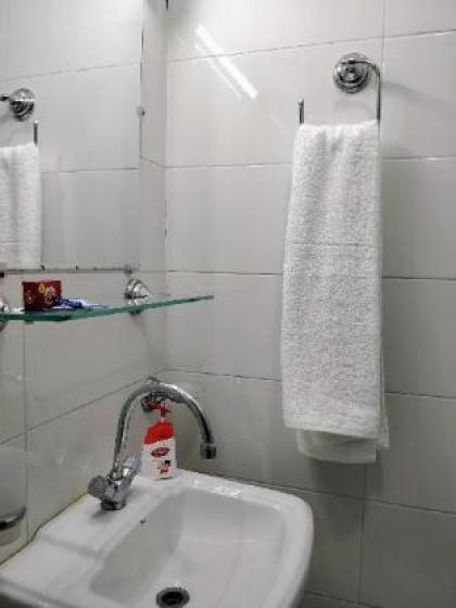Spotless 2 Bedroom Apartment w/ Elevator Islamabad - image 9