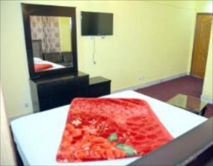 Kulsoom Hotel - image 12