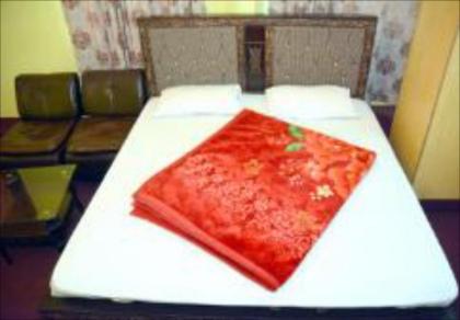 Kulsoom Hotel - image 13