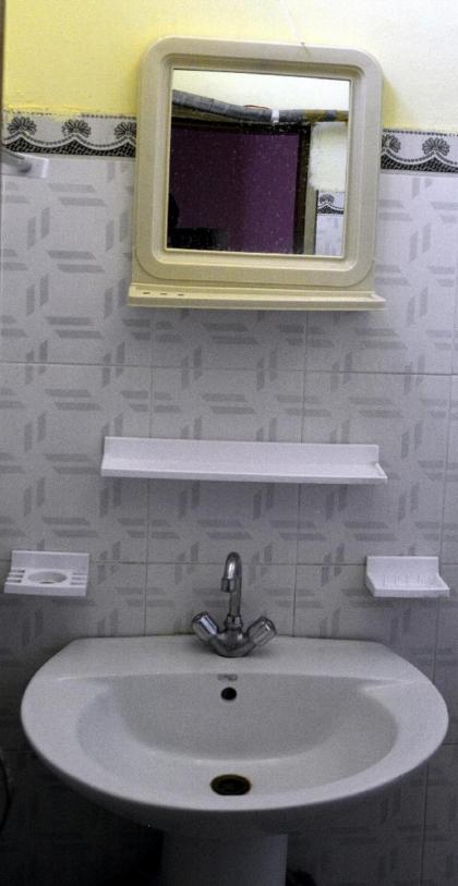 Kulsoom Hotel - image 14