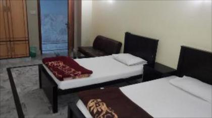 Kulsoom Hotel - image 20