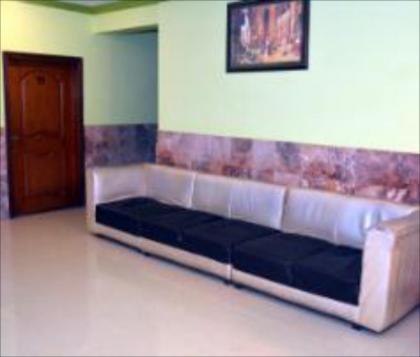 Kulsoom Hotel - image 9