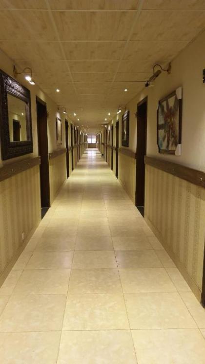 Hotel Grand Arena - image 11