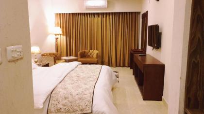 Hotel Grand Arena - image 12