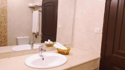 Hotel Grand Arena - image 2