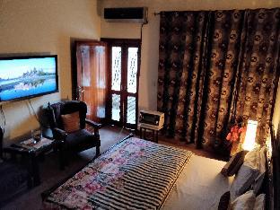 Pvt Room w/ Lawn  King Bed - main image