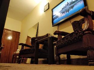 Pvt Room w/ Lawn  King Bed - image 5