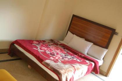 KHYBER INN - image 12