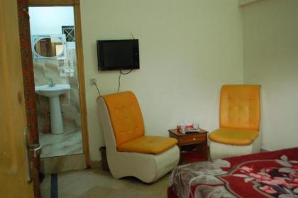 KHYBER INN - image 7