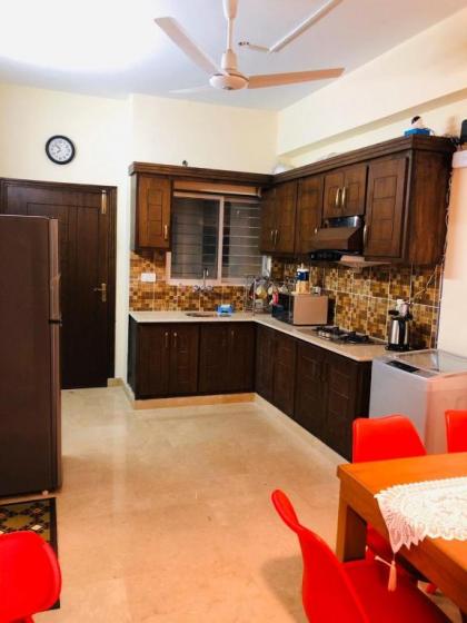 Tourist Inn Apartment - image 20