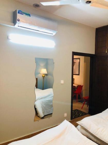 Tourist Inn Apartment - image 3