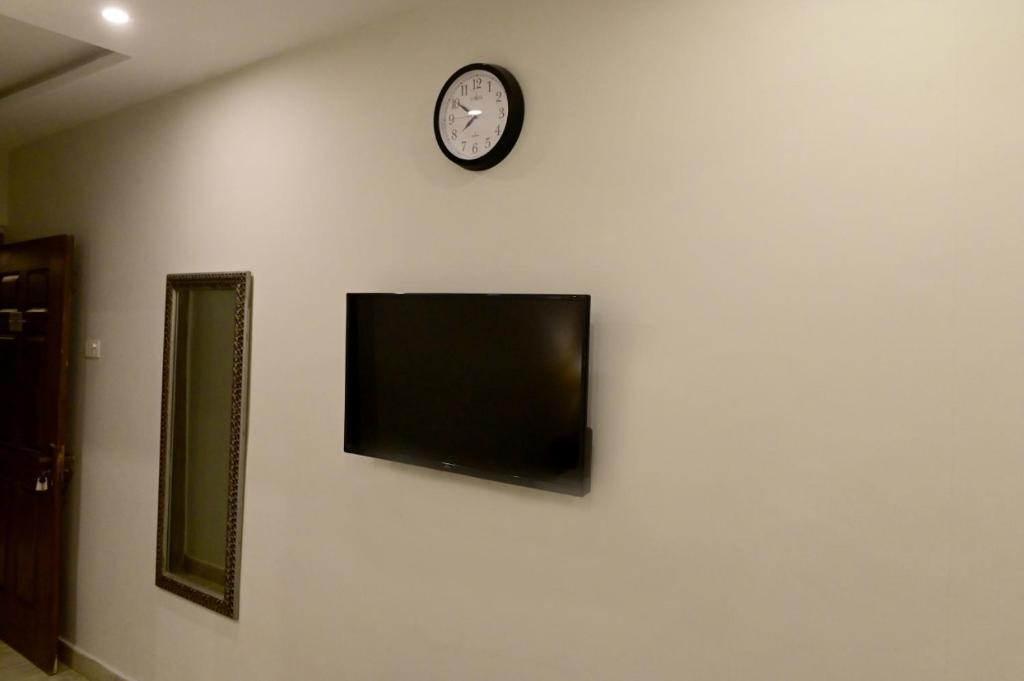 Empire Hotel - image 5