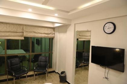 Empire Hotel - image 7